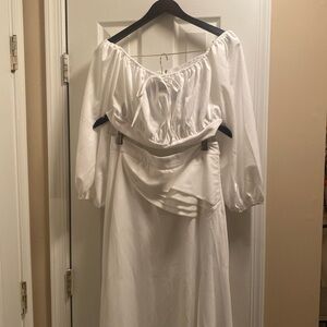 Lovely 2 piece white outfit with crop top and zipper up back and long skirt